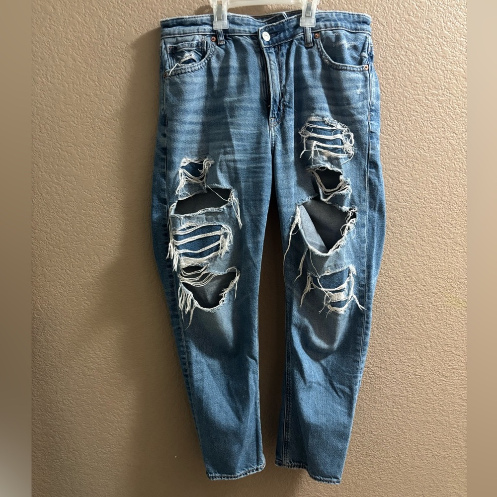 American Eagle Outfitters Ripped Blue Jeans
